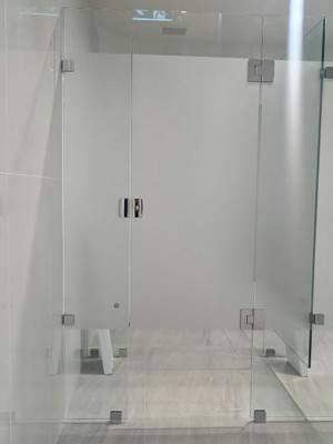 Thumbnail ofglass-public-toilet_2.jpg