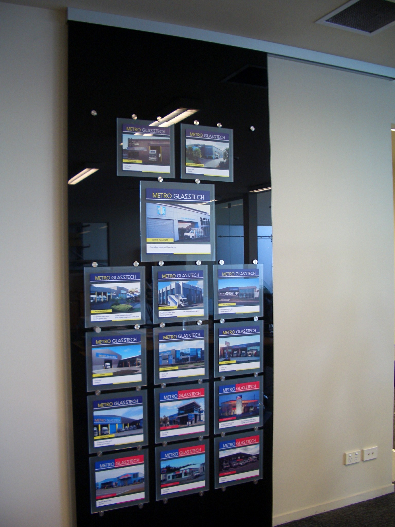 Commercial glass hardware