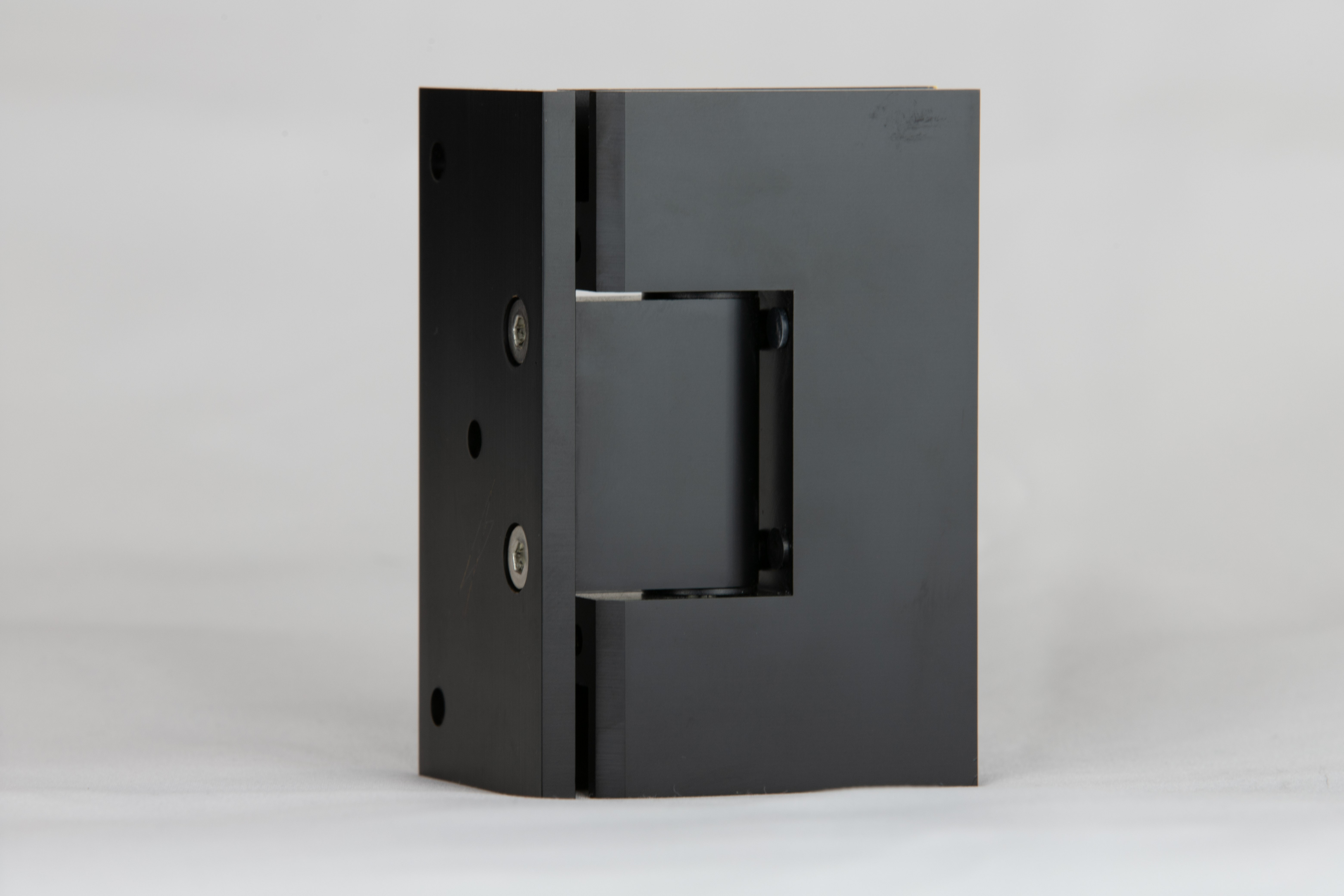 Matt black HDES1L3 wall fix hinge in matt black for modern, dramatic interiors.
