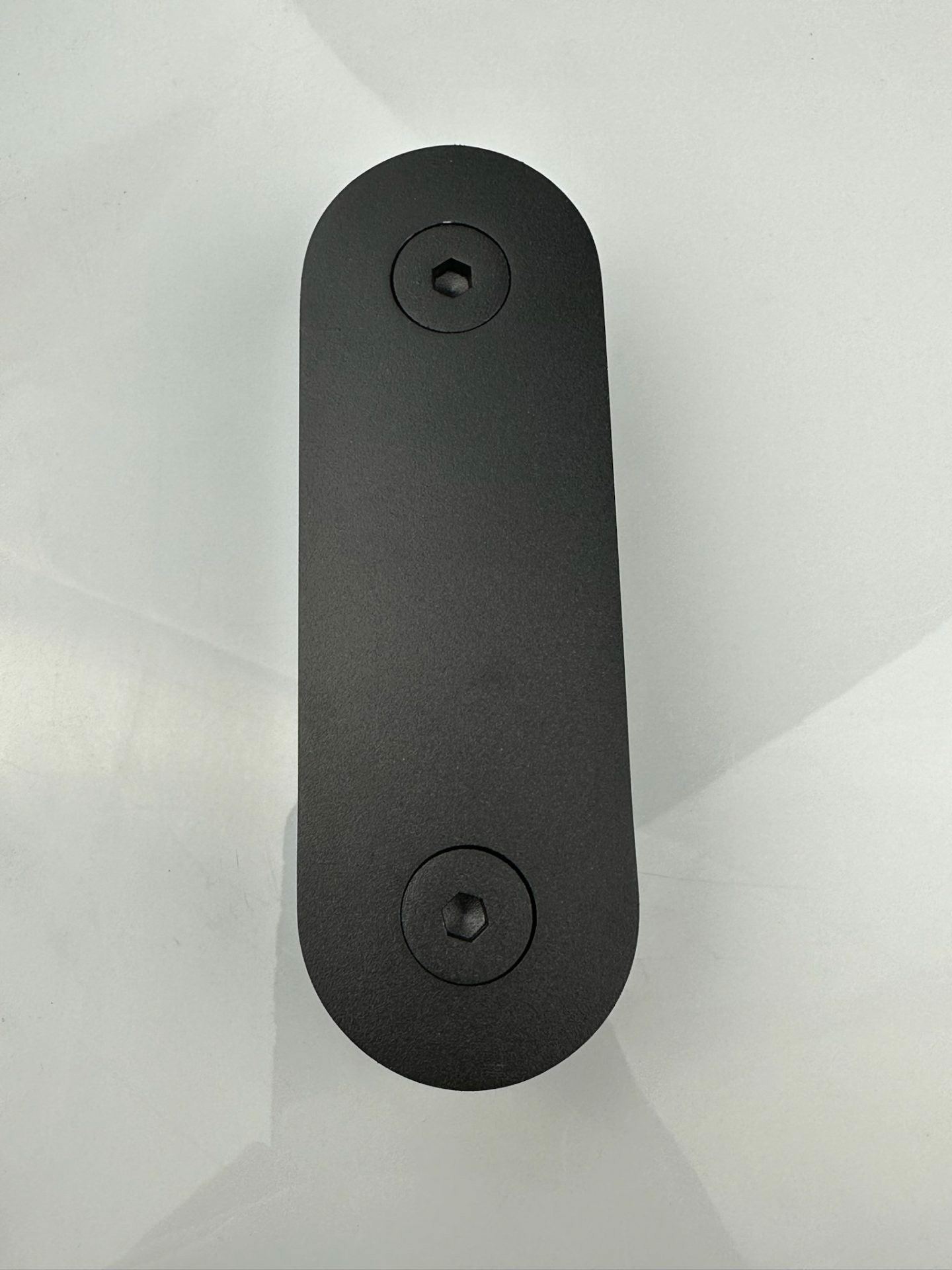 Plate Fix - Single Anchor - Matt Black